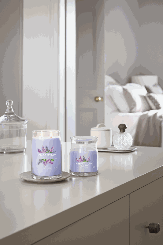 [1629963E] YC Lilac Blossoms Signature Large Jar